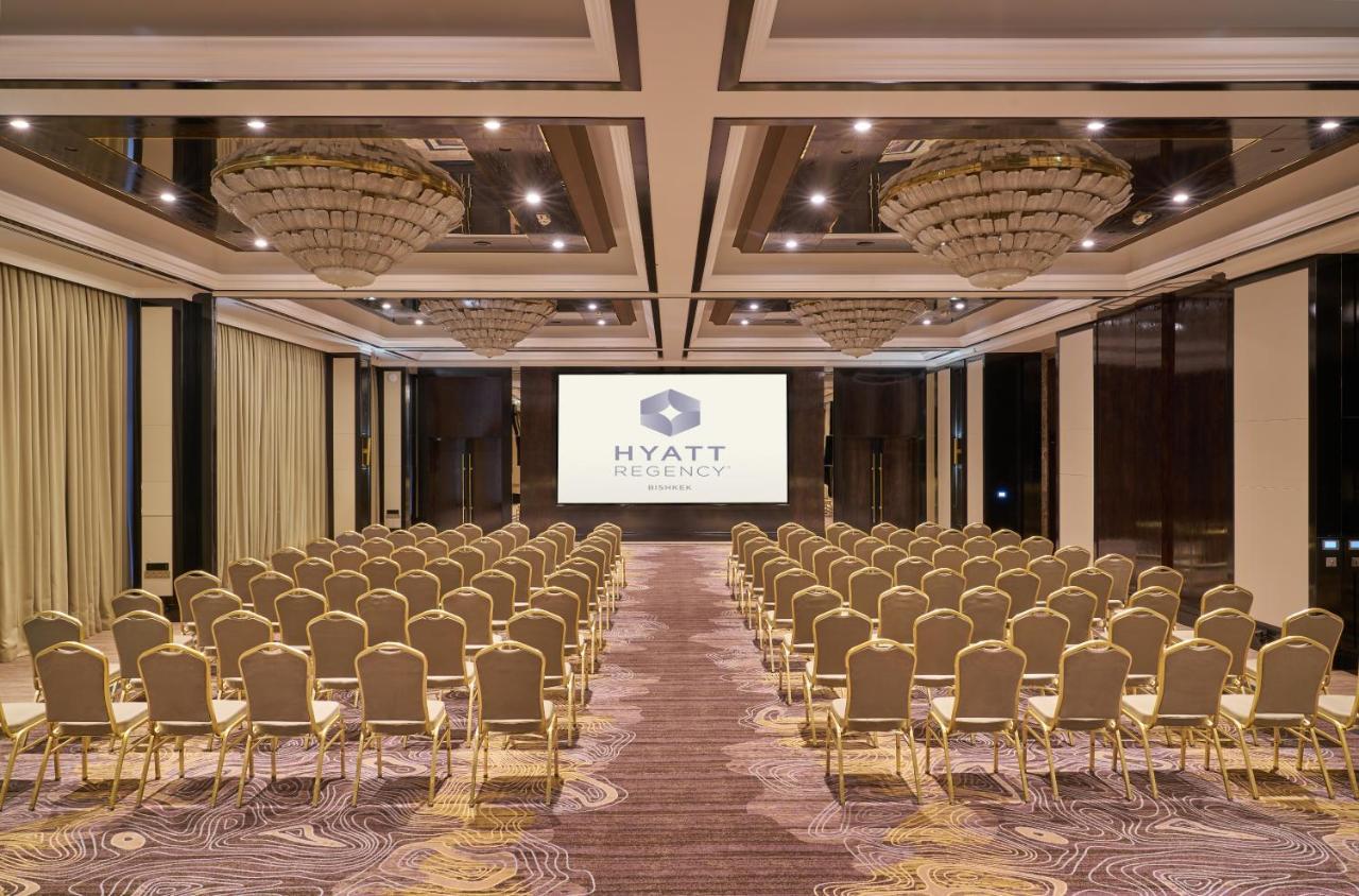 Hyatt Regency Bishkek Hotel Buitenkant foto