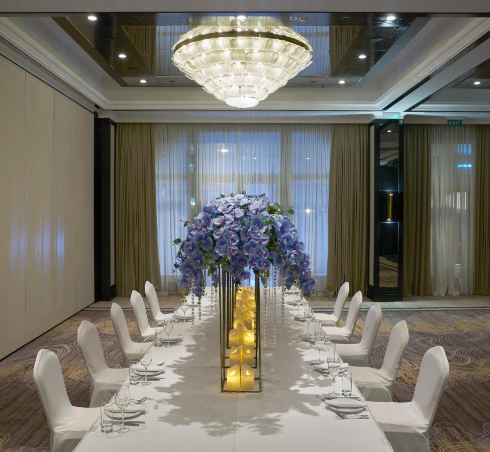 Hyatt Regency Bishkek Hotel Buitenkant foto