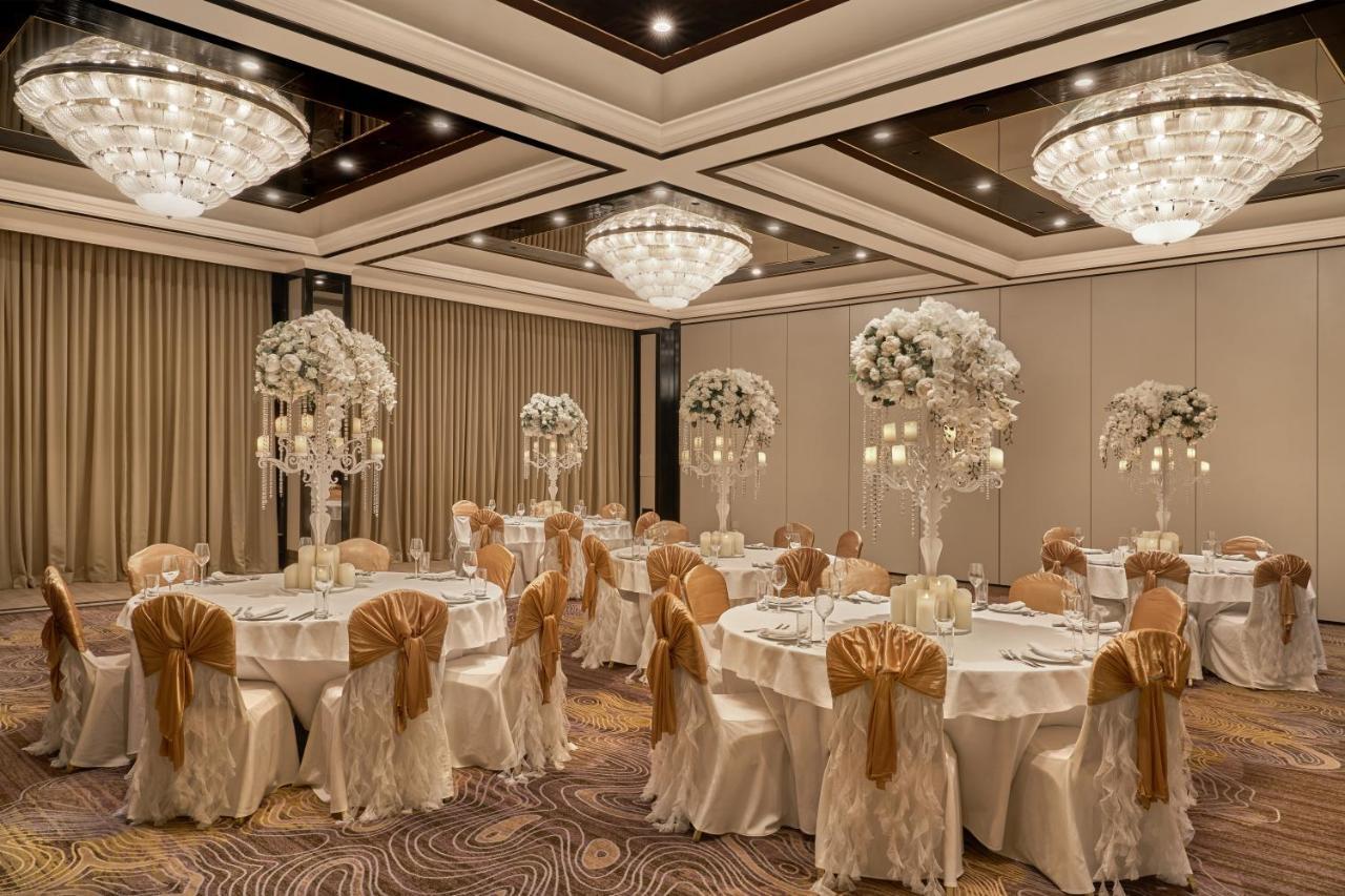 Hyatt Regency Bishkek Hotel Buitenkant foto