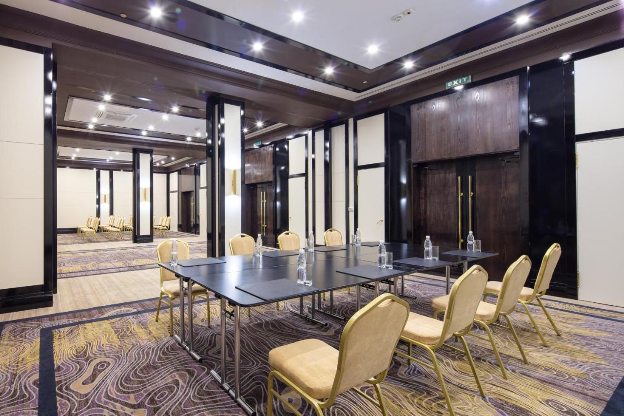 Hyatt Regency Bishkek Hotel Buitenkant foto