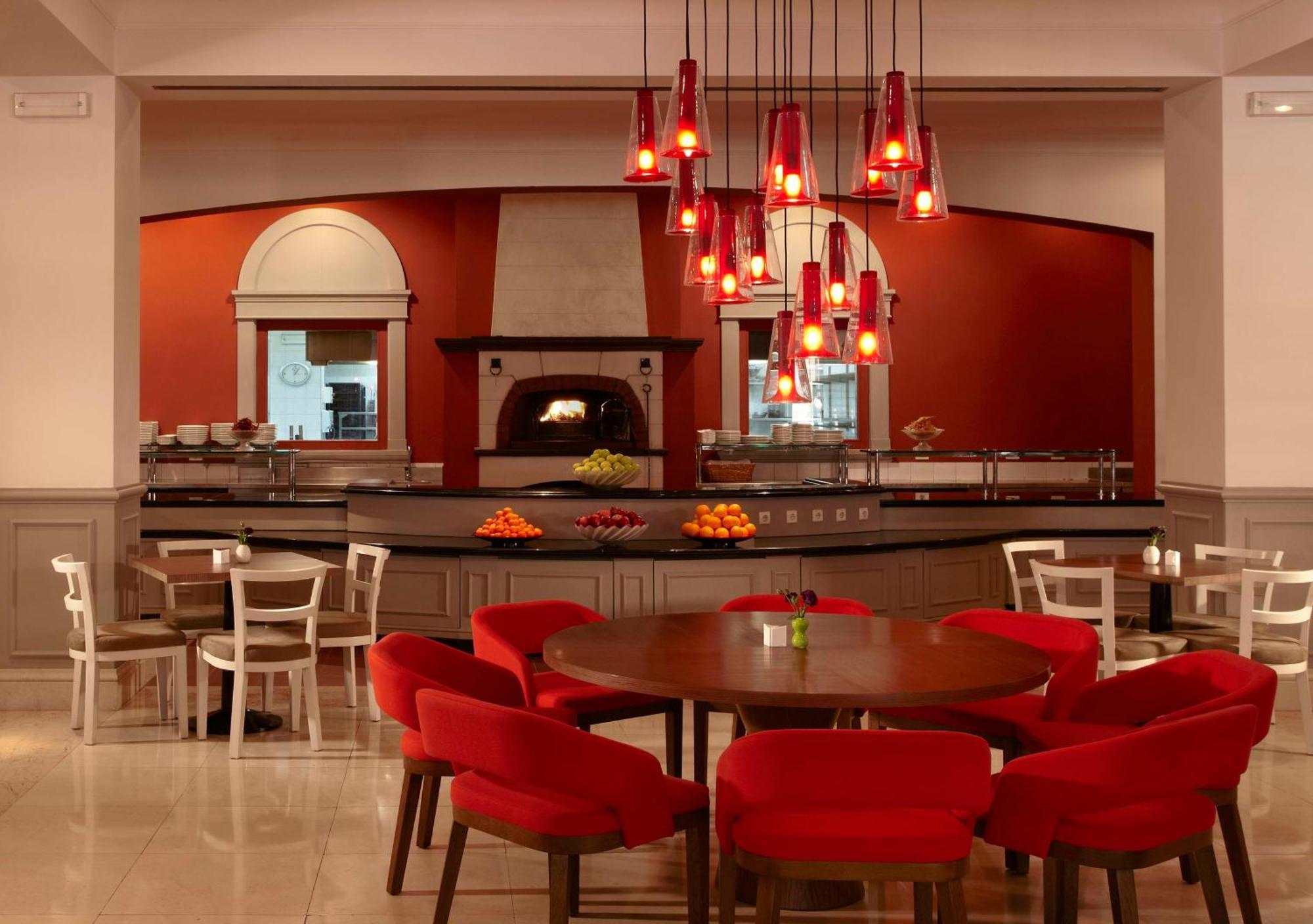 Hyatt Regency Bishkek Hotel Buitenkant foto