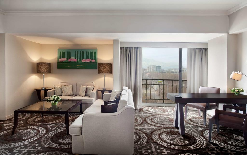 Hyatt Regency Bishkek Hotel Buitenkant foto